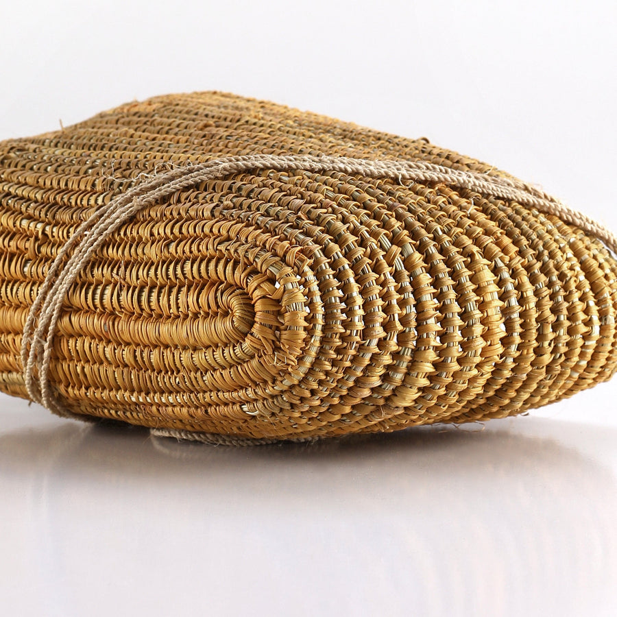 Aboriginal Artwork by Wulŋuwulŋu Guyula Wendy, Bathi (woven basket)